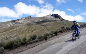 Read more about the article Guagua Pichincha Volcano-Lloa Biking Tour